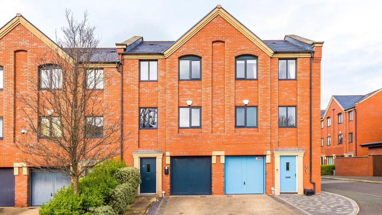 Wharf View Townhouse Chester