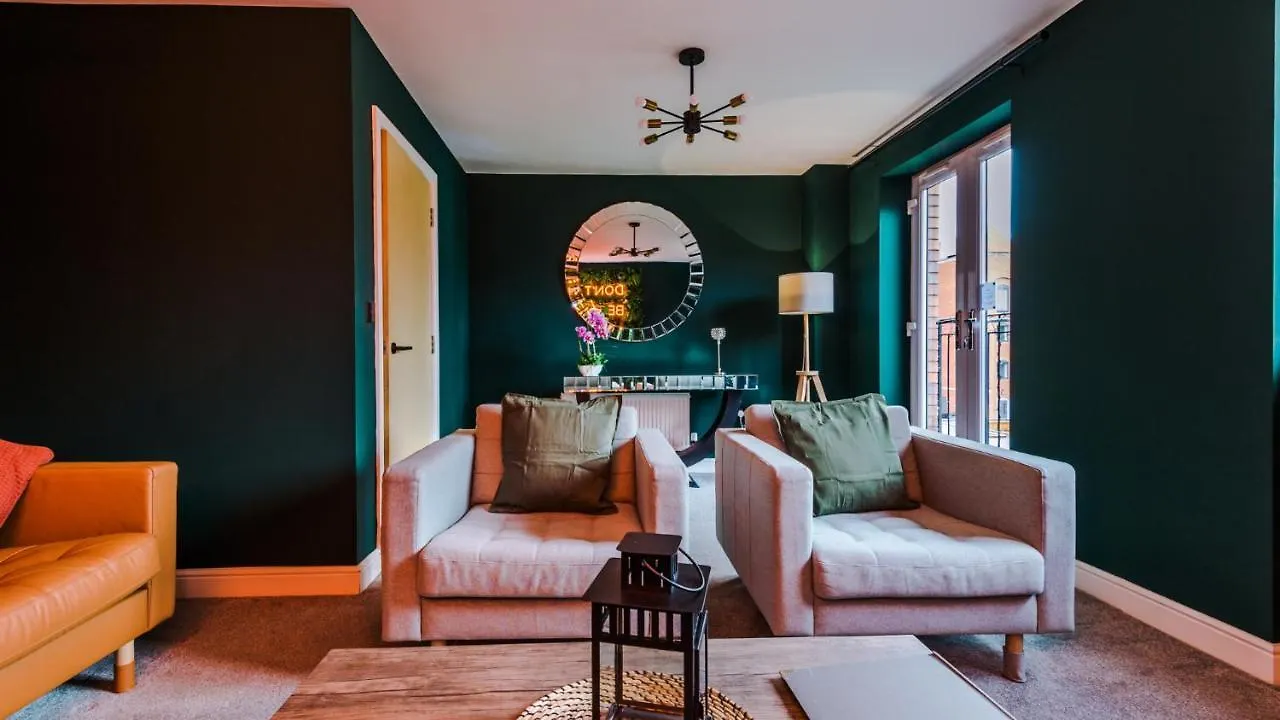Wharf View Townhouse Chester